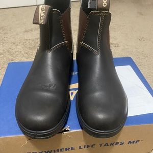 Women’s Blundstone 500 boots size 9